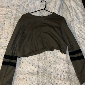 Forever 21 Dark Green Cropped Sweatshirt